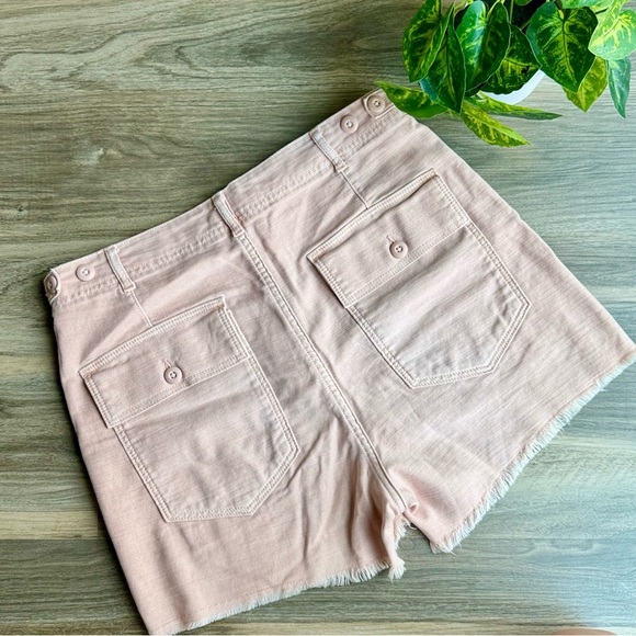 American Eagle Mid Rise Utility Pocket Shorts Light Pink Raw Frayed Hem Size 6 - Picture 13 of 13